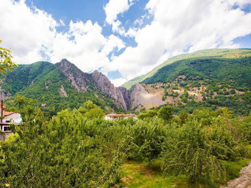 Irenes Resort Káto Loutrákion Εξωτερικό φωτογραφία
